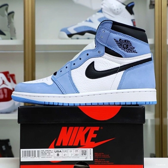 1 'UNIVERSITY HIGH JORDAN OG RETRO AIR 0211